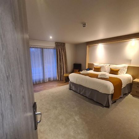 The Teifi Waterside Hotel คาร์ดิแกน ภายนอก รูปภาพ