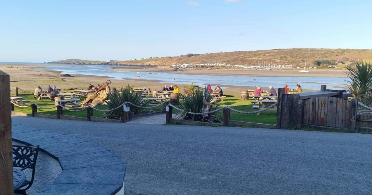The Teifi Waterside Hotel คาร์ดิแกน ภายนอก รูปภาพ