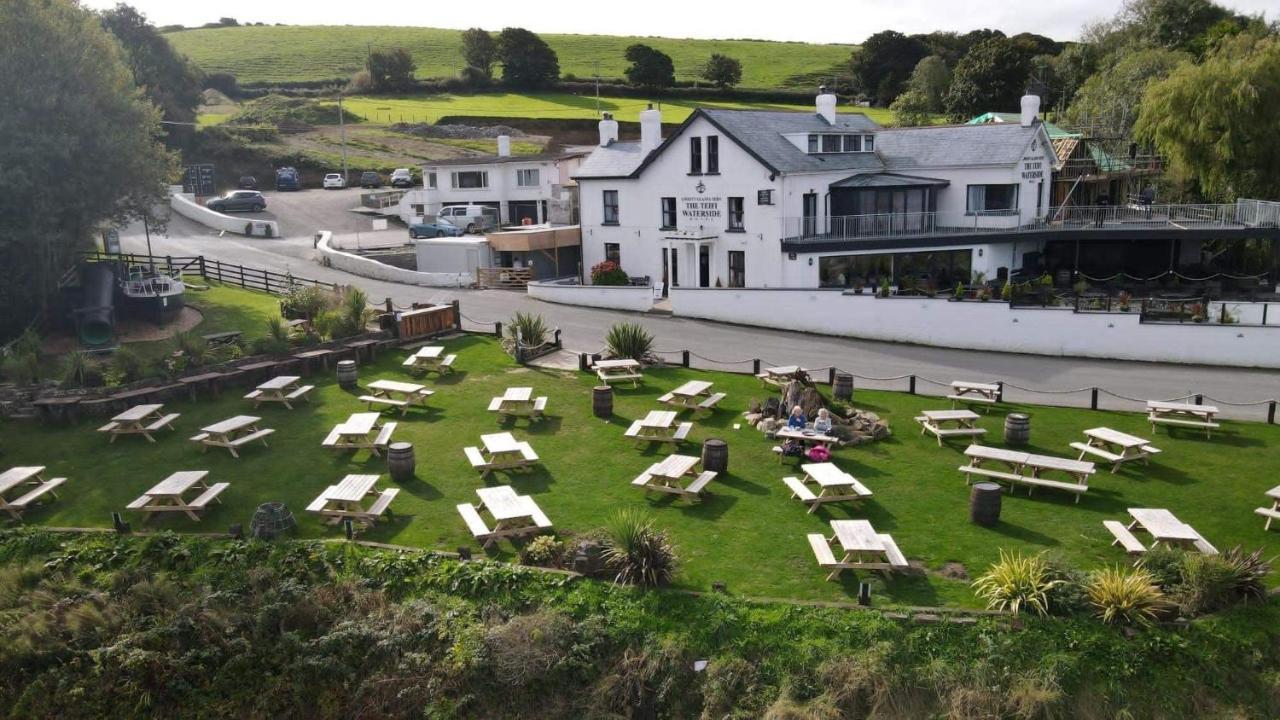 The Teifi Waterside Hotel คาร์ดิแกน ภายนอก รูปภาพ
