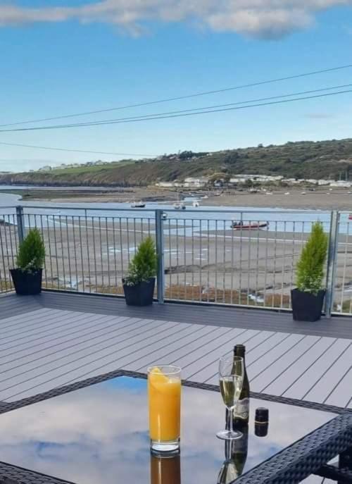 The Teifi Waterside Hotel คาร์ดิแกน ภายนอก รูปภาพ