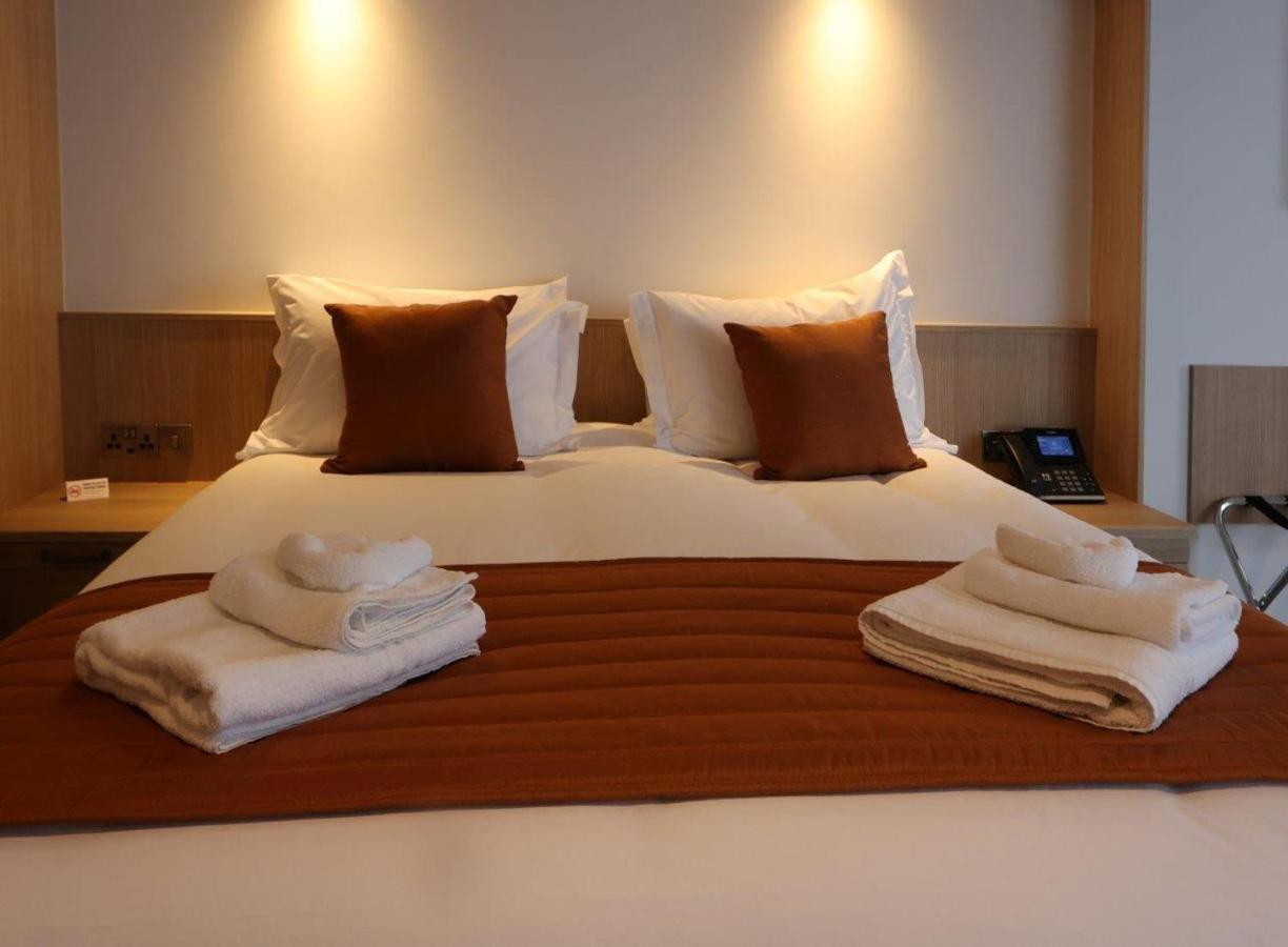 The Teifi Waterside Hotel คาร์ดิแกน ภายนอก รูปภาพ