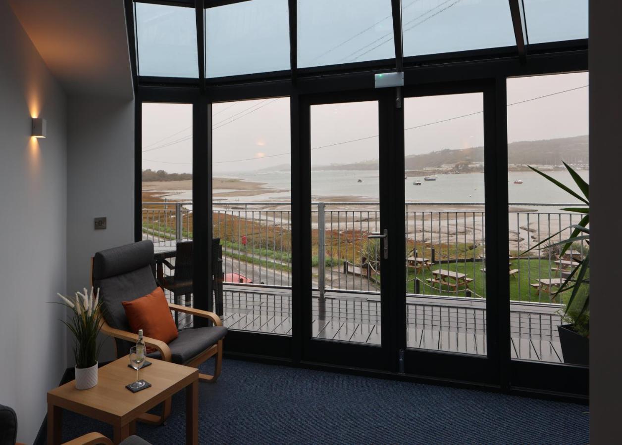 The Teifi Waterside Hotel คาร์ดิแกน ภายนอก รูปภาพ